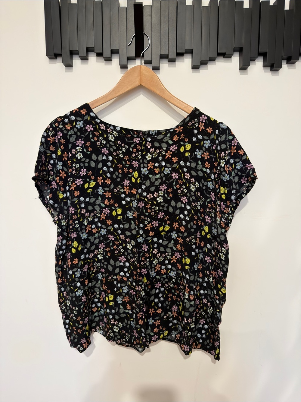 LOFT Black Floral Cap-Sleeve Blouse with Multi-Color Blossoms
